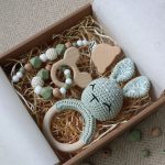 Olive Green Bunny Selection Box - Baba ajándékdoboz 