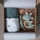 Mint Green Dino Heart Box - Baba ajándékdoboz 