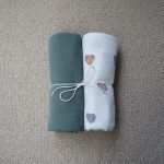 Mint Green Dino Heart Box - Baba ajándékdoboz 