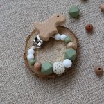 Olive Green Dino Rainbow Box - Baba ajándékdoboz 